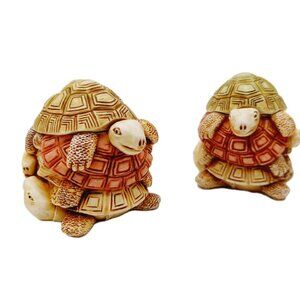 Harmony Kingdom “Shell Game” Playful Turtle Figurine Set Of 2